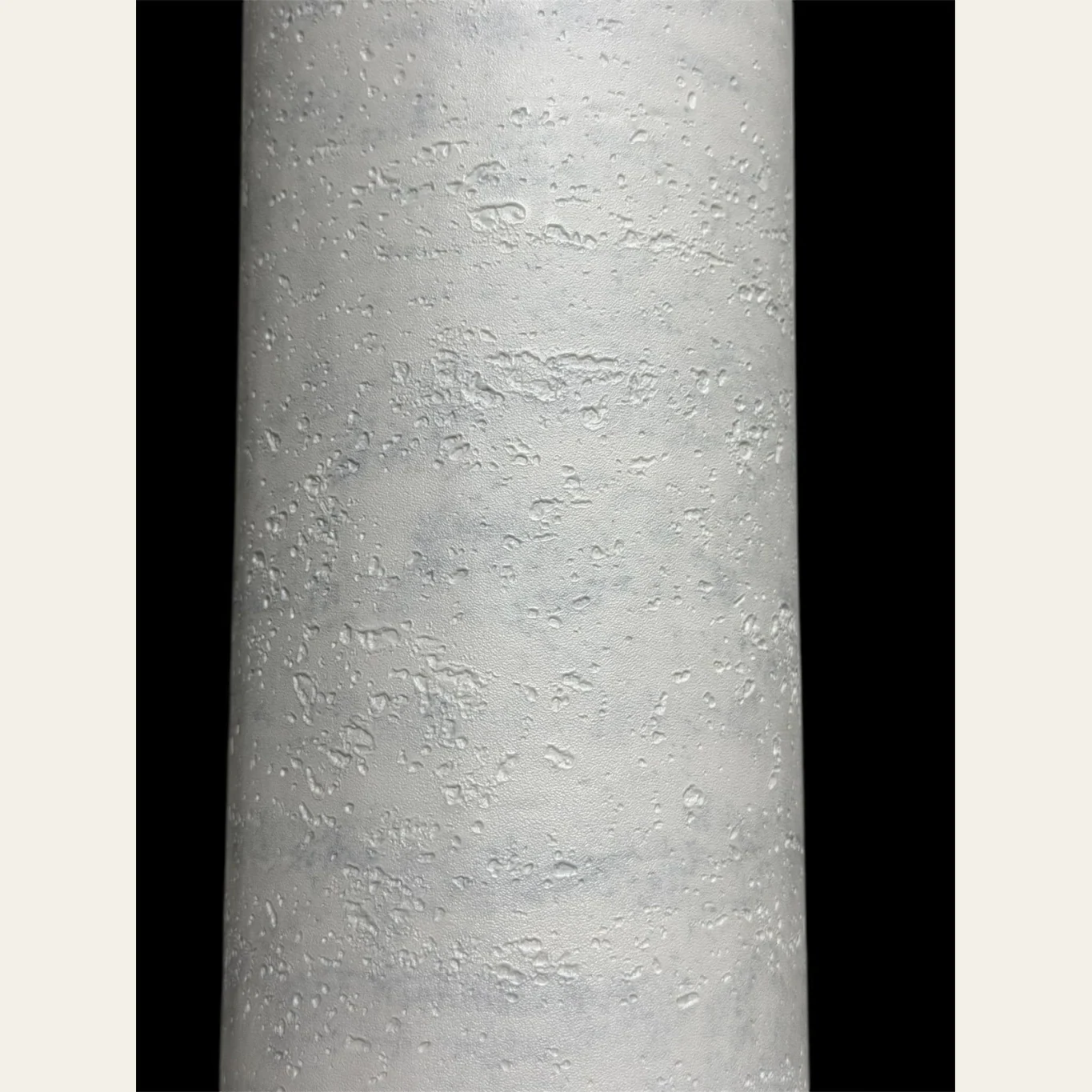 Rollo Piedra Flexible Autoadhesiva Tiza - Simil Cemento 0.60 X3 Mts · Detalle de trama