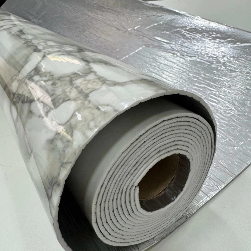 Rollo Autoadhesivo Simil Marmol Brillante 1,2 x 3 M Blanco Marmolado · Detalle de trama